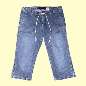 MUDD LOW RISE DRAWSTRING DENIM CAPRIS / SHORTS